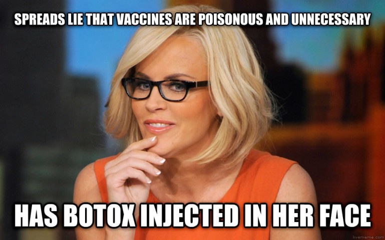 Stāsta, ka vakcīnas ir kaitīgas. Injicē sejā botoksu.